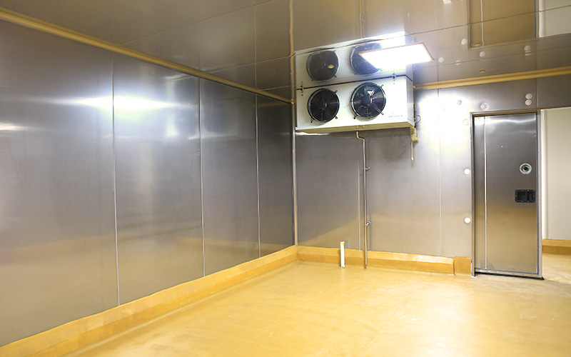 You must know the five major advantages of stainless steel made-hand cleanroom panels