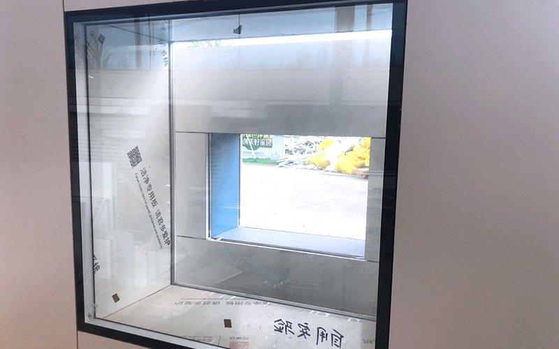 The cleanroom windows on the return air duct wall are assembled in a factory prefabricated assembly modular manner