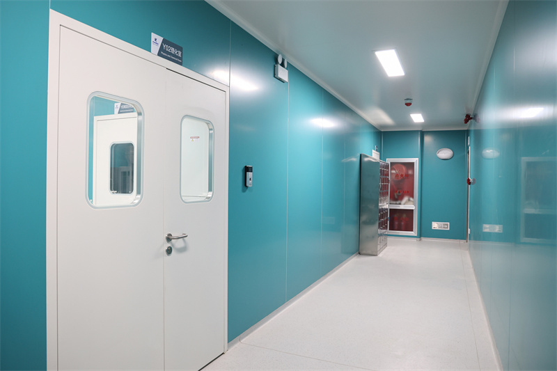  pharmaceutical cleanrooms need to have conductive properties to prevent static electricity accumulation and discharge